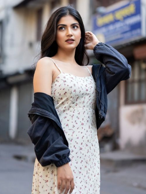 Aleena Khan Shanti Niketan Call Girl